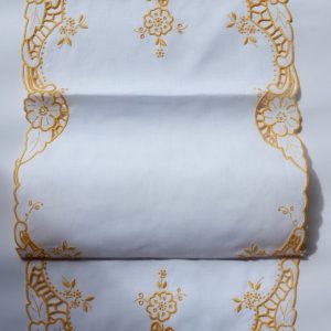 Centro richelieu 83X35 cm –  amarelo