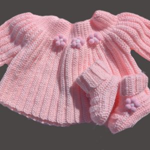 Casaquinho de bebé e botinhas, Rosa