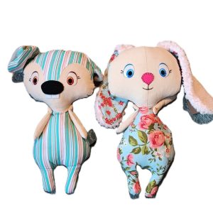 Peluche em tecido Coelha