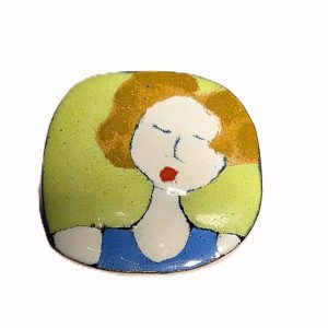 Alfinete em cobre, Dama