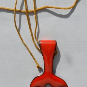 Fio com pendente cobre cauda vermelho
