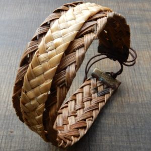 Pulseira em tabúa e palha de trigo